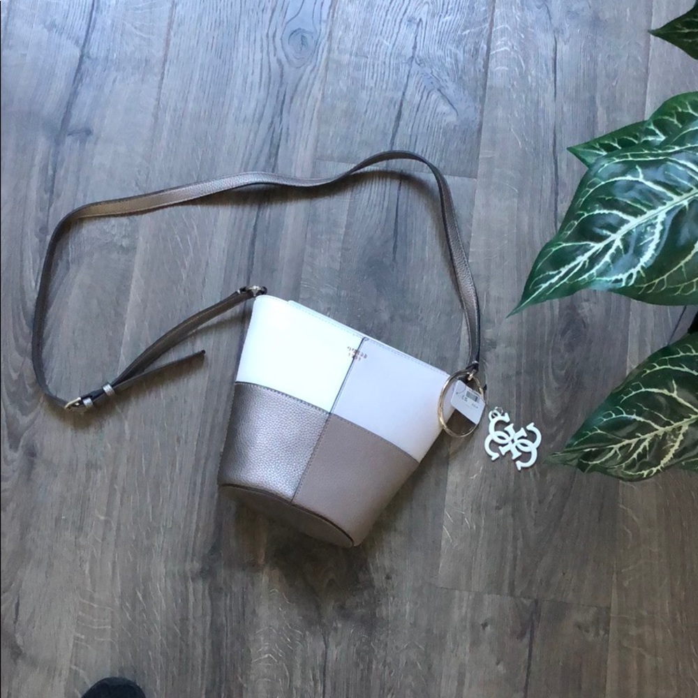 NWT Guess purse 😍✨
